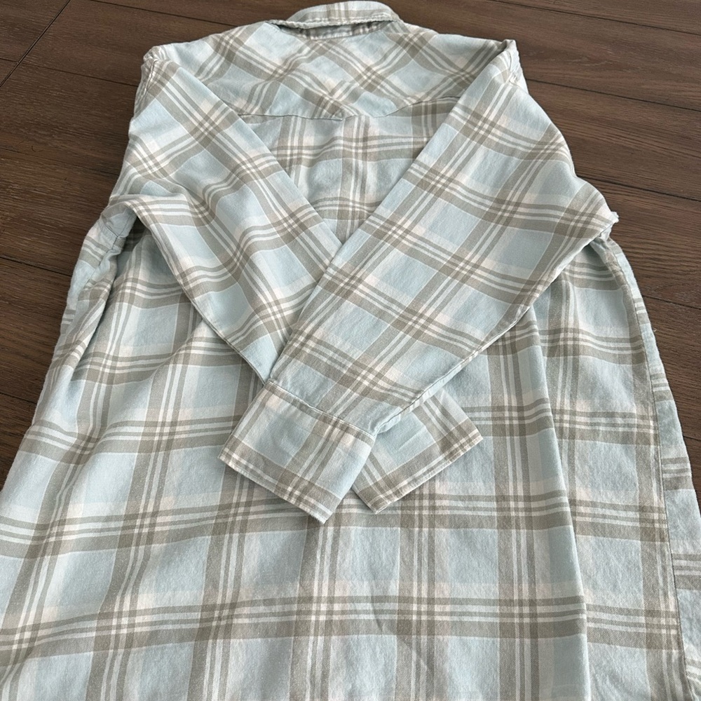 Levi's long sleeve, pearl snap button Gray and Blue Plaid Casual Shirt - Picture 6 of 7